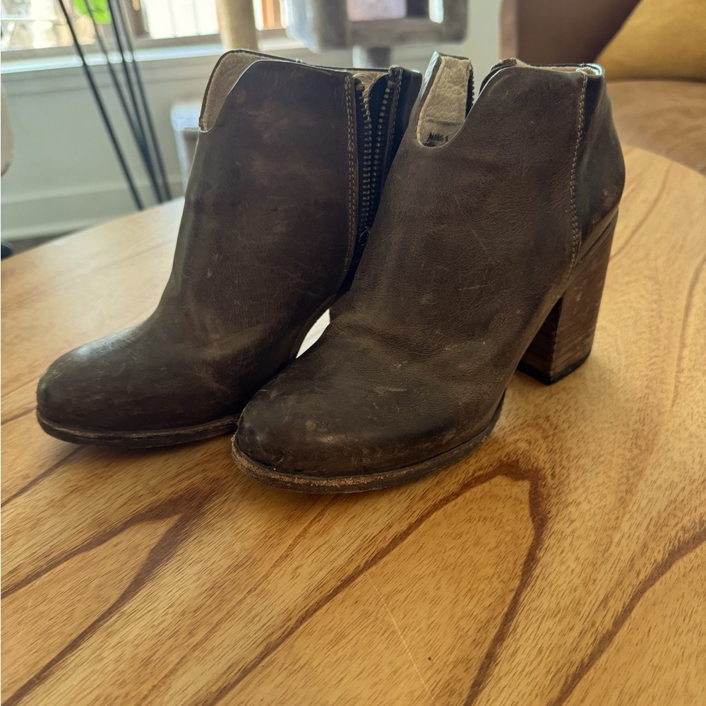 Freebird Darius booties size 6